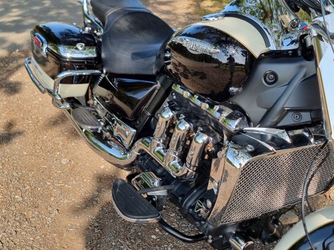 Triumph Rocket 111 Touring Old English White over Black 1 owner from New 12