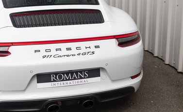Porsche 911 Carrera 4 GTS (991.2) 27