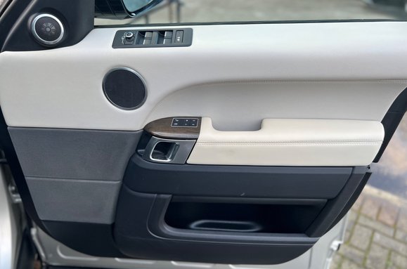 Land Rover Range Rover Sport 3.0 SDV6 HSE AUTO 20