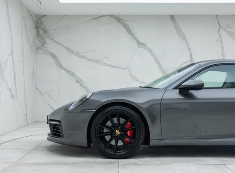 Porsche 911 Carrera S (992) 28