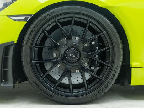 Porsche Cayman GT4 RS (718) 