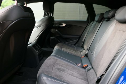 Audi A4 2.0 A4 Black Edition 40 TDI Quattro Semi-Auto 4WD 5dr 43