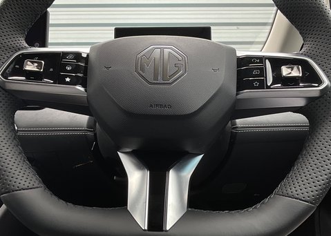 MG MG4 EV URBAN 53.9kWh PREMIUM LONG RANGE 22