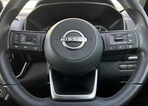 Nissan Qashqai DIG-T ACENTA PREMIUM MHEV 23