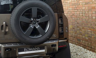 Land Rover Defender 110 X P400 26