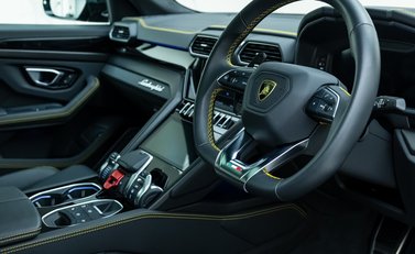 Lamborghini Urus S 10