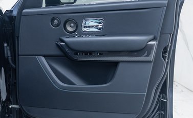 Rolls-Royce Cullinan Series II Black Badge 36