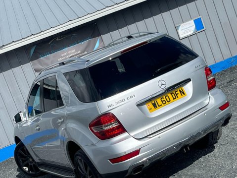 Mercedes-Benz M Class 3.0 ML300 CDI V6 BlueEfficiency Grand Edition G-Tronic 4WD Euro 5 5dr 54