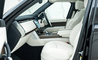 Land Rover Range Rover P400 HSE 13