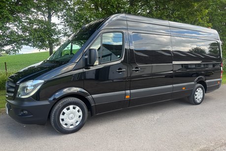 Mercedes-Benz Sprinter 319 V6 Cdi Lwb Hr Panel Van - Air Con / Twin Side Doors / Rear Camera