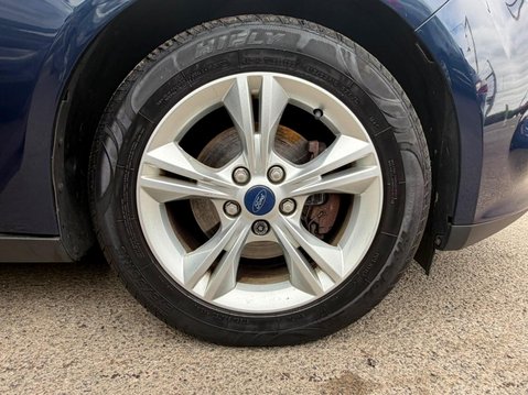 Ford Focus 1.0T EcoBoost Zetec Euro 5 (s/s) 5dr 10
