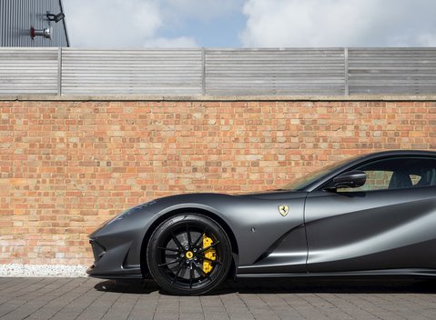Ferrari 812 Superfast 23