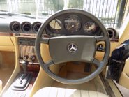 Mercedes-Benz SL Series 380 SL 26