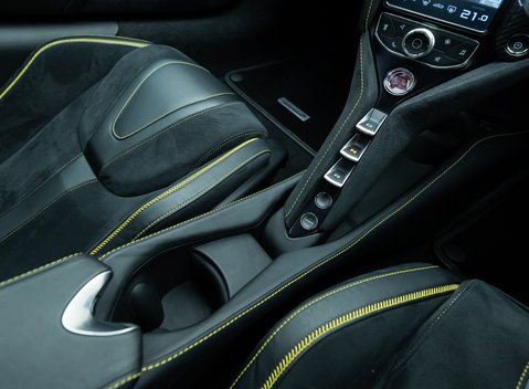 McLaren 720S Performance 28