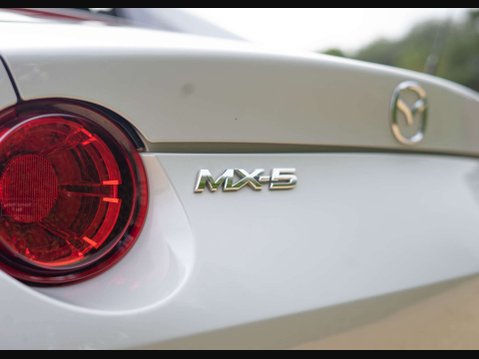 Mazda MX-5 2.0 MX-5 RF Sport Nav 2dr 37