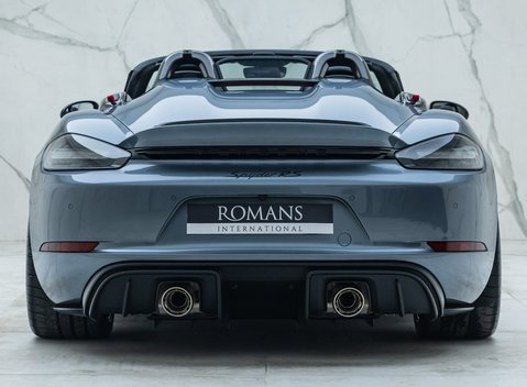 Porsche 718 SPYDER RS PDK 8