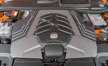 Lamborghini Urus Pearl Capsule 32