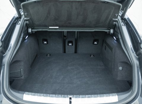 Porsche Taycan Turbo S Sport Turismo 43