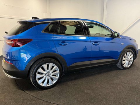 Vauxhall Grandland X 1.6 Grandland X SRi Nav Hybrid4 Auto 4WD 5dr 5