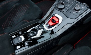 Lamborghini Huracan Spyder LP640-4 Performante 23