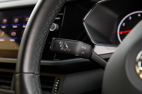 Volkswagen T-Cross SE TSI DSG 16