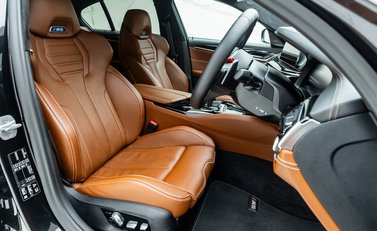 BMW M5 Competition 12