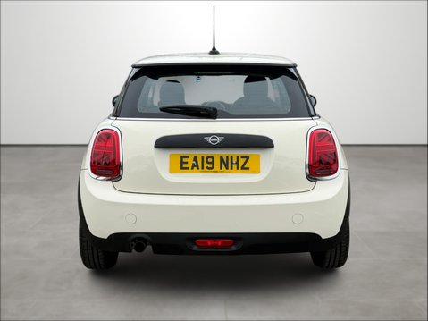 Mini Hatchback 1.5 One Classic II 3dr 7