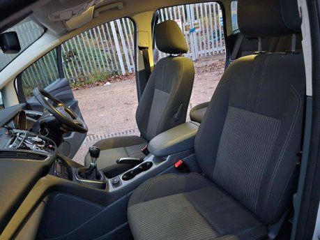 Ford C-Max 1.0T EcoBoost Titanium Euro 5 (s/s) 5dr 44