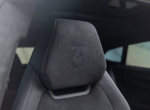 Lamborghini Urus PERFORMANTE 15