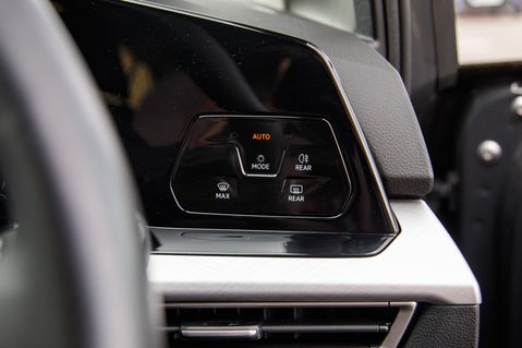 Volkswagen Golf LIFE ETSI DSG 15