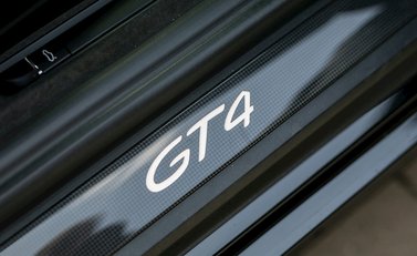 Porsche Cayman GT4 18