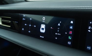 Porsche Taycan TURBO S 26