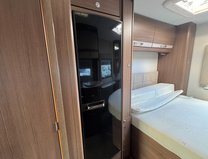 Elddis Majestic 254 2 Belt|4 Berth|Transverse Island Bed|Kitchen|Bathroom|Large Fridge Freezer 17