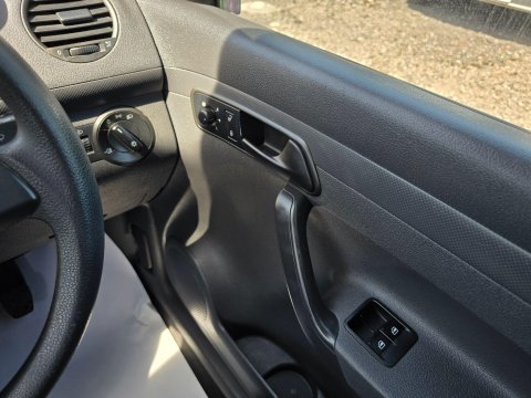 Volkswagen Caddy Maxi Camper Crib 30