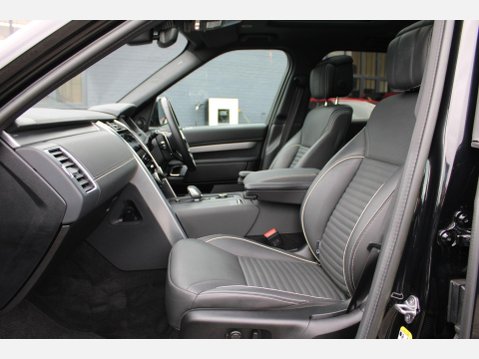 Land Rover Discovery R-DYNAMIC HSE MHEV 10