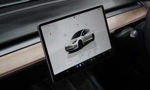 Tesla Model 3 RWD GROK AI Ryzen 1 Owner Adaptive LEDs Heat Pump Pano Roof LFP Batt VATQ 20