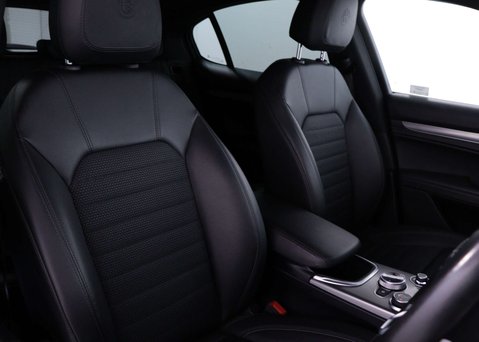 Alfa Romeo Stelvio 2.0 Stelvio Sprint TB AWD Auto 4WD 5dr 36