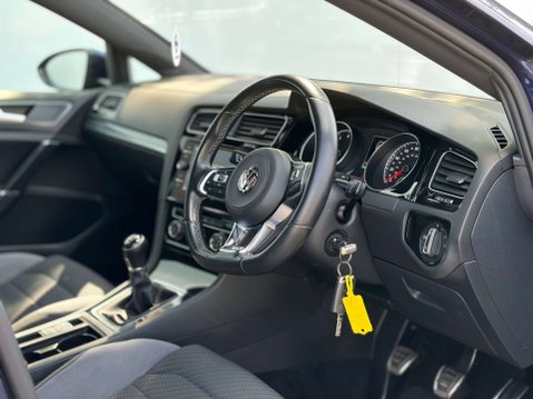 Volkswagen Golf 1.5 Golf R-Line TSi Evo 5dr 11