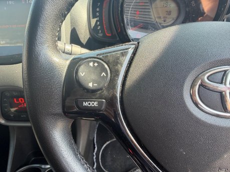 Toyota Aygo VVT-I X-PRESS 9