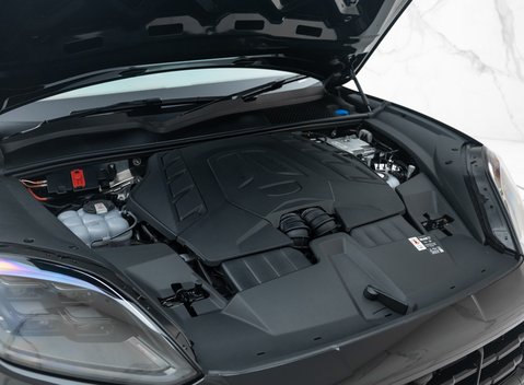 Porsche Cayenne TURBO E-HYBRID 47