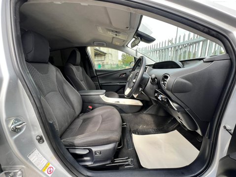 Toyota Prius VVT-I ACTIVE 30
