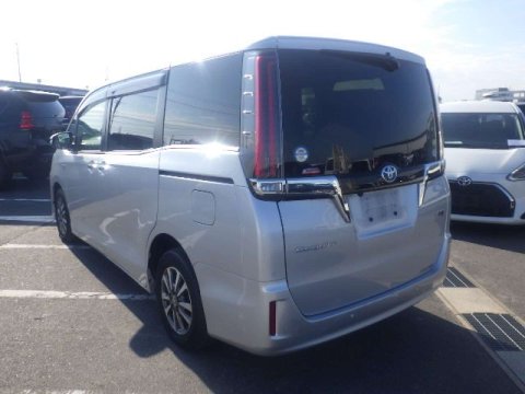 Toyota Voxy ESQUIRE VOXY HYBRID 1.8 PETROL 7 SEATER FRESH IMPORT 4