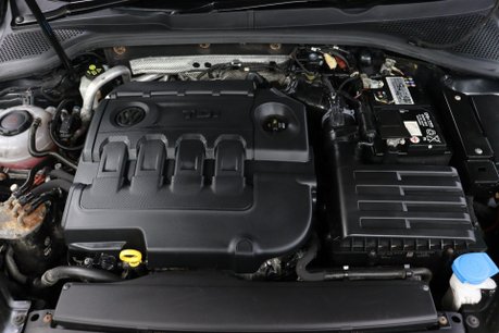 Volkswagen Golf SE NAVIGATION TDI 45