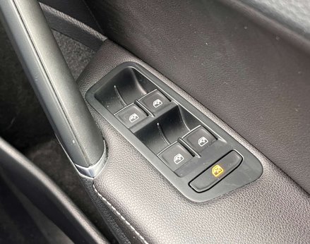 Volkswagen Golf 2.0 Golf R TSi 4WD 5dr 72