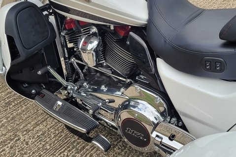 Harley-Davidson Road Glide CVO TRI GLIDE 45