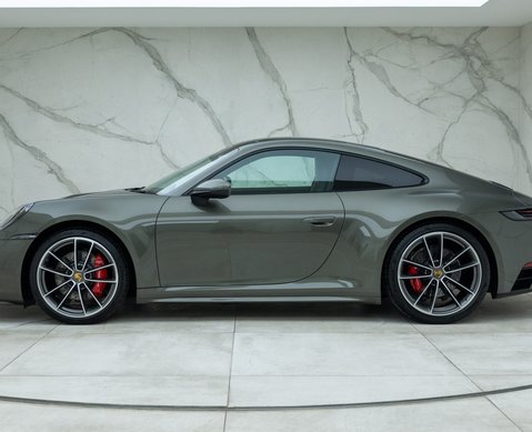 Porsche 911 Carrera 4S (992)