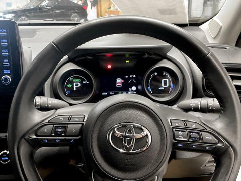 Toyota Yaris Cross 1.5 VVT-h Icon SUV 5dr Petrol Hybrid E-CVT Euro 6 (s/s) (116 ps) 13