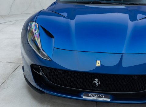 Ferrari 812 Superfast 26