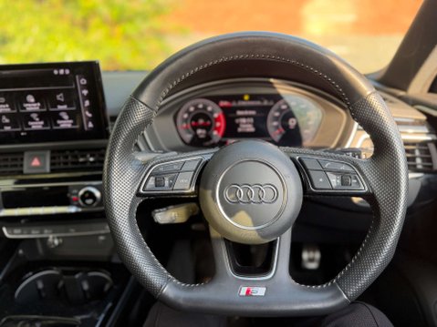 Audi A4 2.0 TFSI 40 Black Edition Estate 5dr Petrol S Tronic Euro 6 (s/s) (190 ps) 17