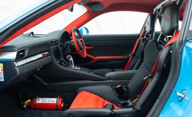 Porsche 911 GT2 RS Weissach (991) 17